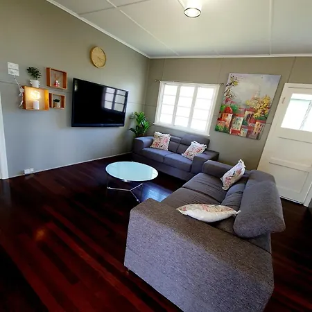 Entire 3 Bedroom House 2000 M2 - 5 Mins Walk To Torquay Beach, Hervey Bay Exterior photo